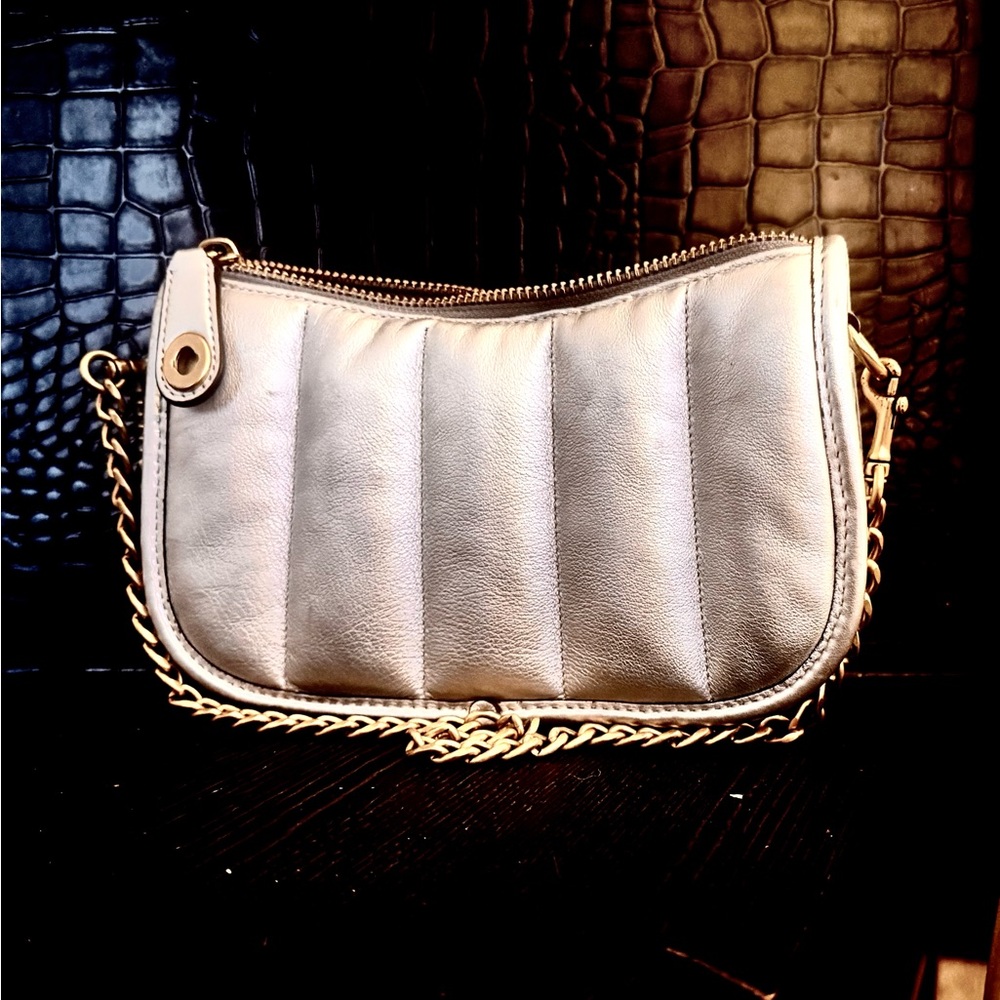 Coach Swinger 20 Metallic Silver Clutch with Gold Chain - Picture 5 of 9